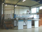 liegende CNC-Plattens�ge mit zehtel-millimeter-Tolerenzbereich